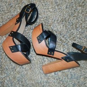 NWOT JustFab platform sandals
